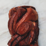 Cargar imagen en el visor de la galería, Pan de Masa Madre Babka de Canela
