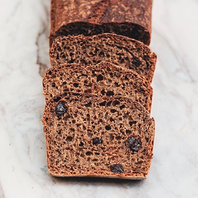 Pan de centeno masa madre con uvas pasas