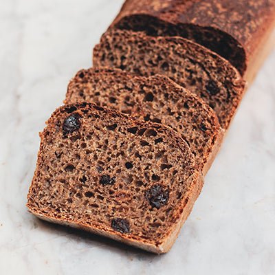 Pan de centeno masa madre con uvas pasas