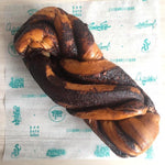 Cargar imagen en el visor de la galería, Pan de Masa Madre babka de chocolate con naranja - Suculenta Panadería
